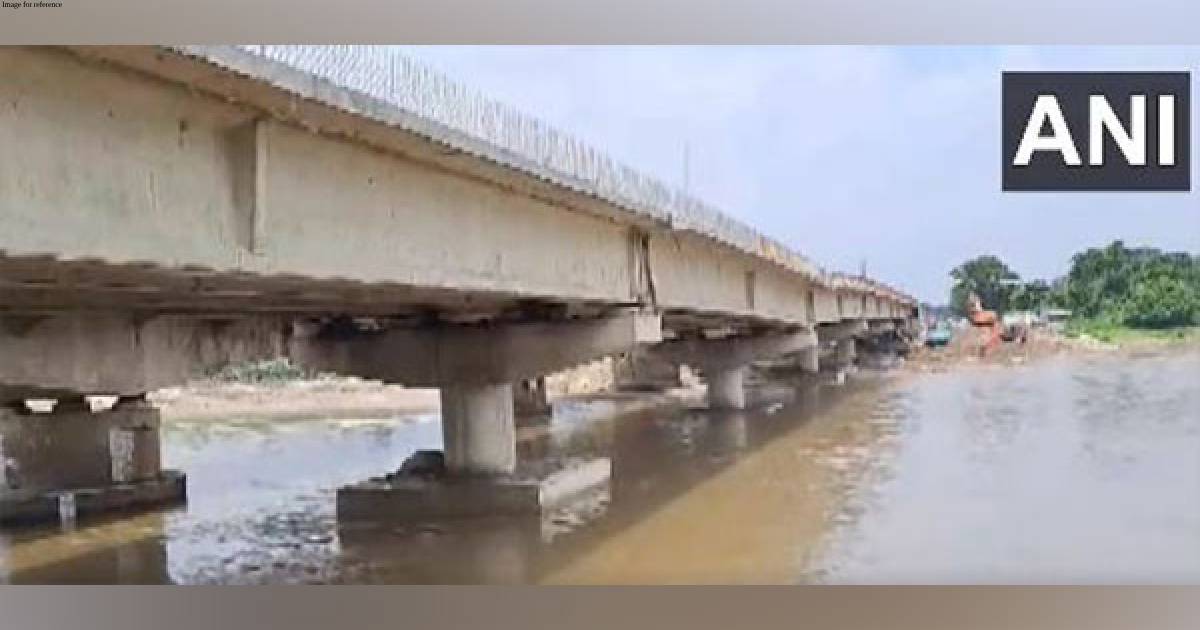 Bihar: Pillar of under-construction bridge in Kishanganj caves-in